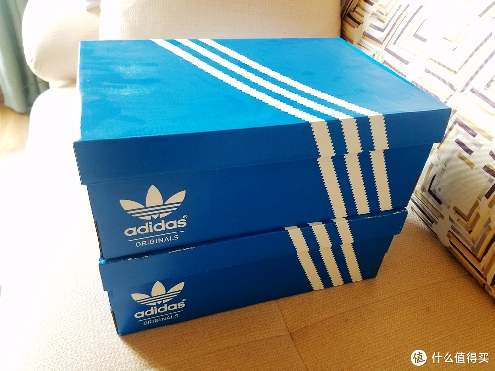 左手一双白，右手一双蓝：记Adidas 阿迪达斯 三叶草 小椰子 TUBULAR SHADOW 运动鞋 开箱体验