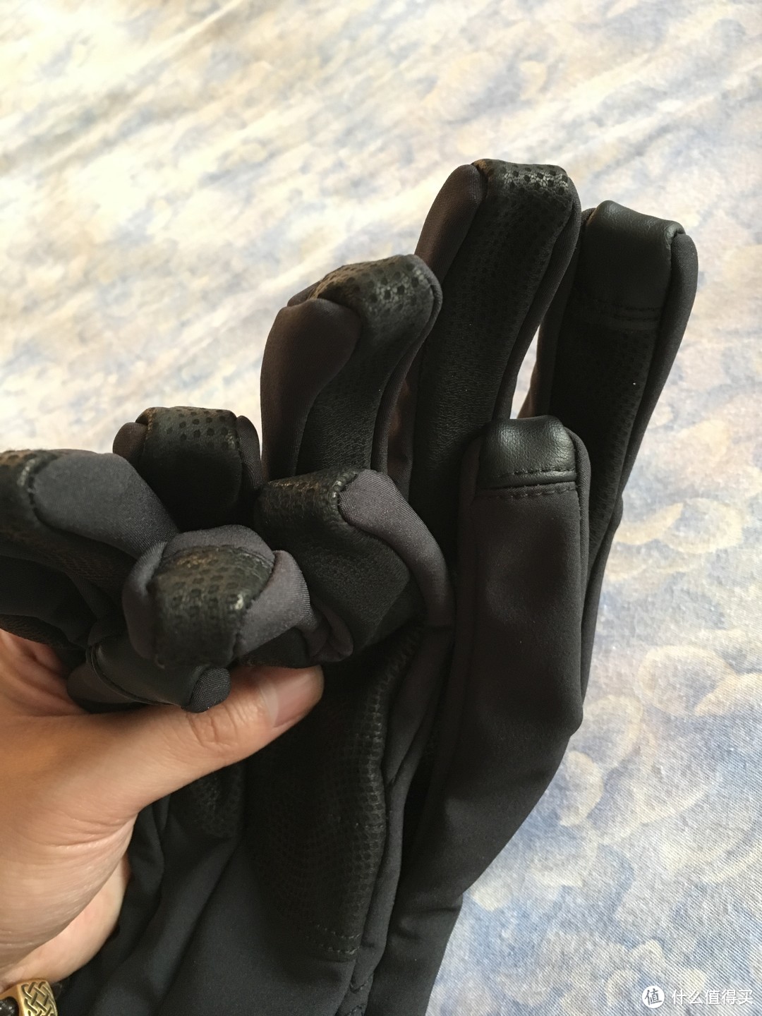 这个冬天不再手冷（Arcteryx 始祖鸟的venta glove和黑钻的softshell glove）