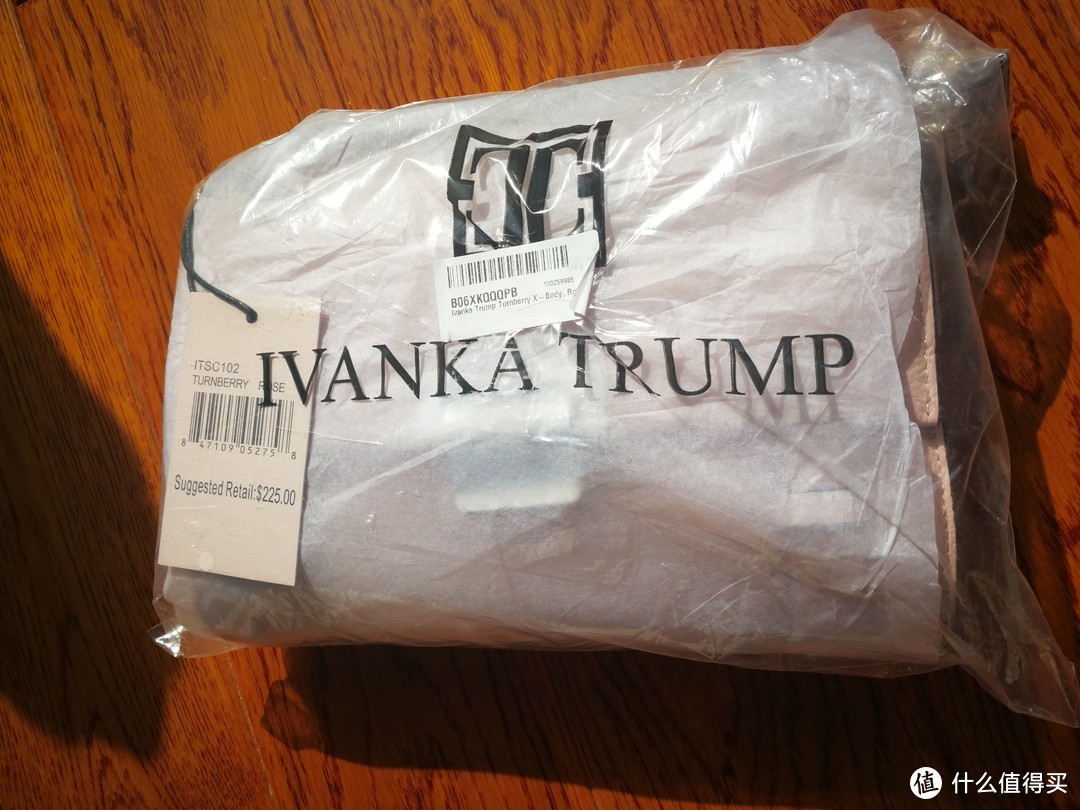 #晒单大赛#黑五唯一的收获—135元神价购入Ivanka Trump Turnberry真皮斜挎包