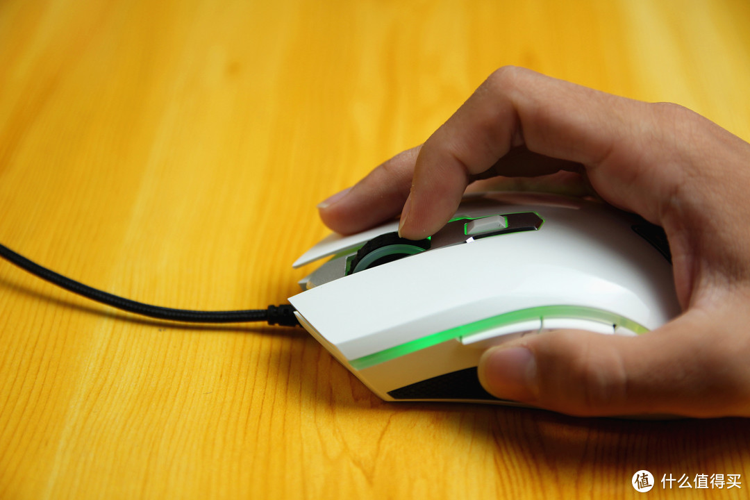 鼠标界的“奥迪”——雷柏 V25S 幻彩RGB游戏鼠标体验