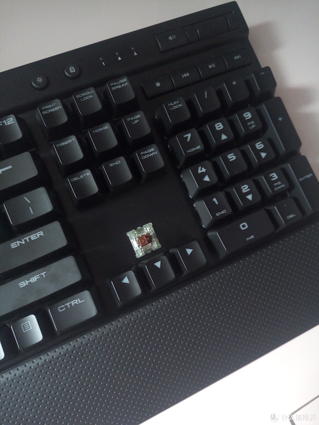 #晒单大赛#炫酷机械者：CORSAIR 美商海盗船 K70 LUX RGB 茶轴 机械键盘 开箱及Win+Mac平台深度体验