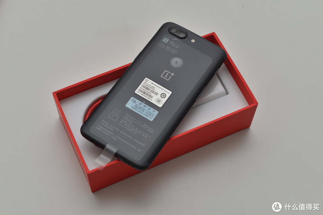 简单即美 OnePlus 5T手机体验