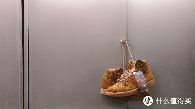 #晒单大赛#入手了一双耐克的大黄靴 AIR JORDAN 1 RETRO HIGH OG WHEAT