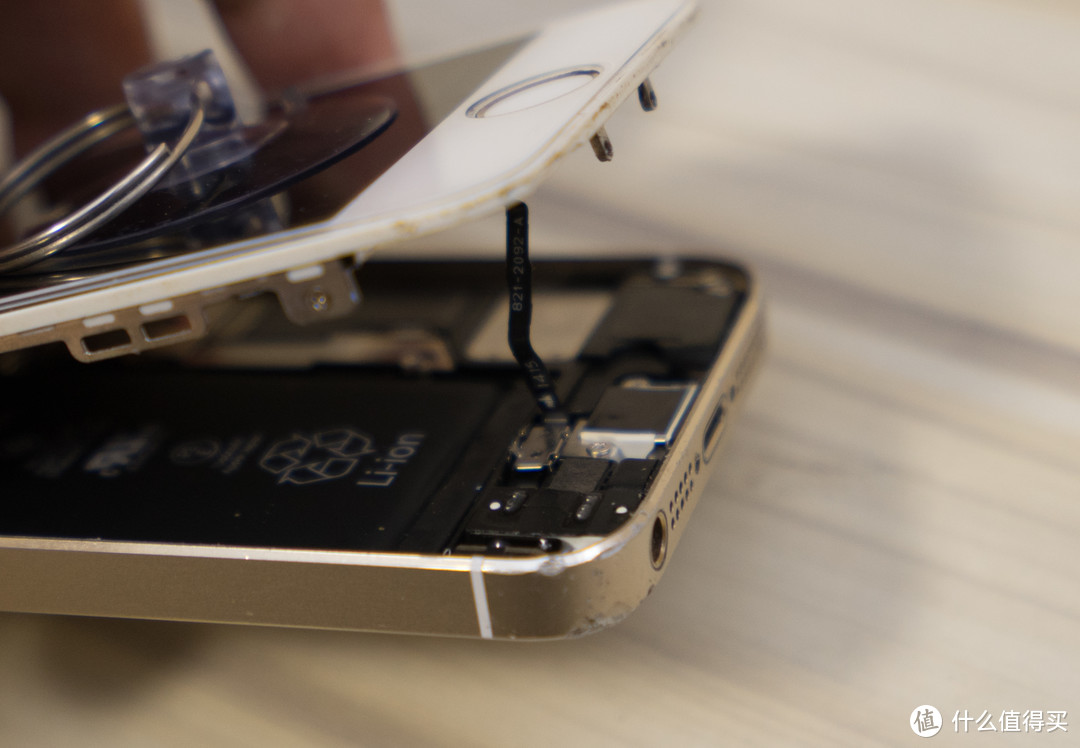#晒单大赛#iPhone卡顿就靠这玩意重生：自己更换iPhone5S和iPhone6S Plus的电池