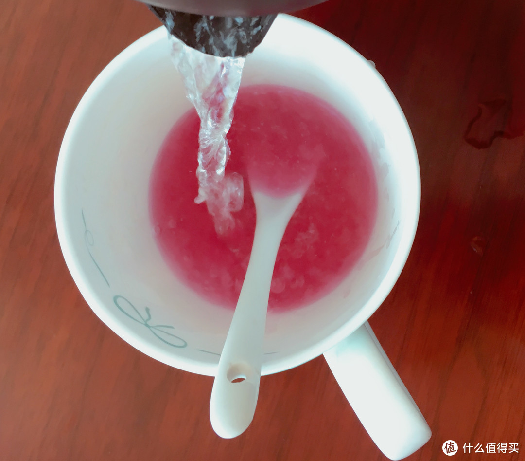 来一杯，浆果味道的粉水——“百淬”可以补充能量的天然成分固体饮料
