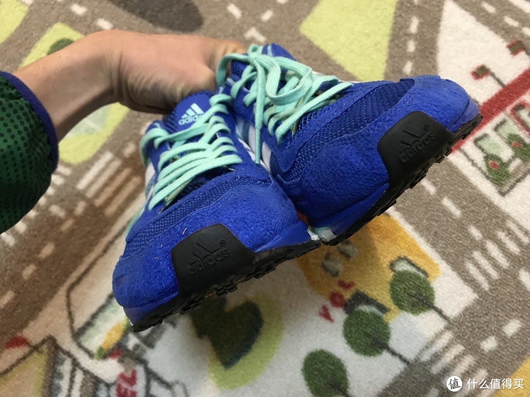 又轻又骚！Adidas Adios 3 跑步鞋