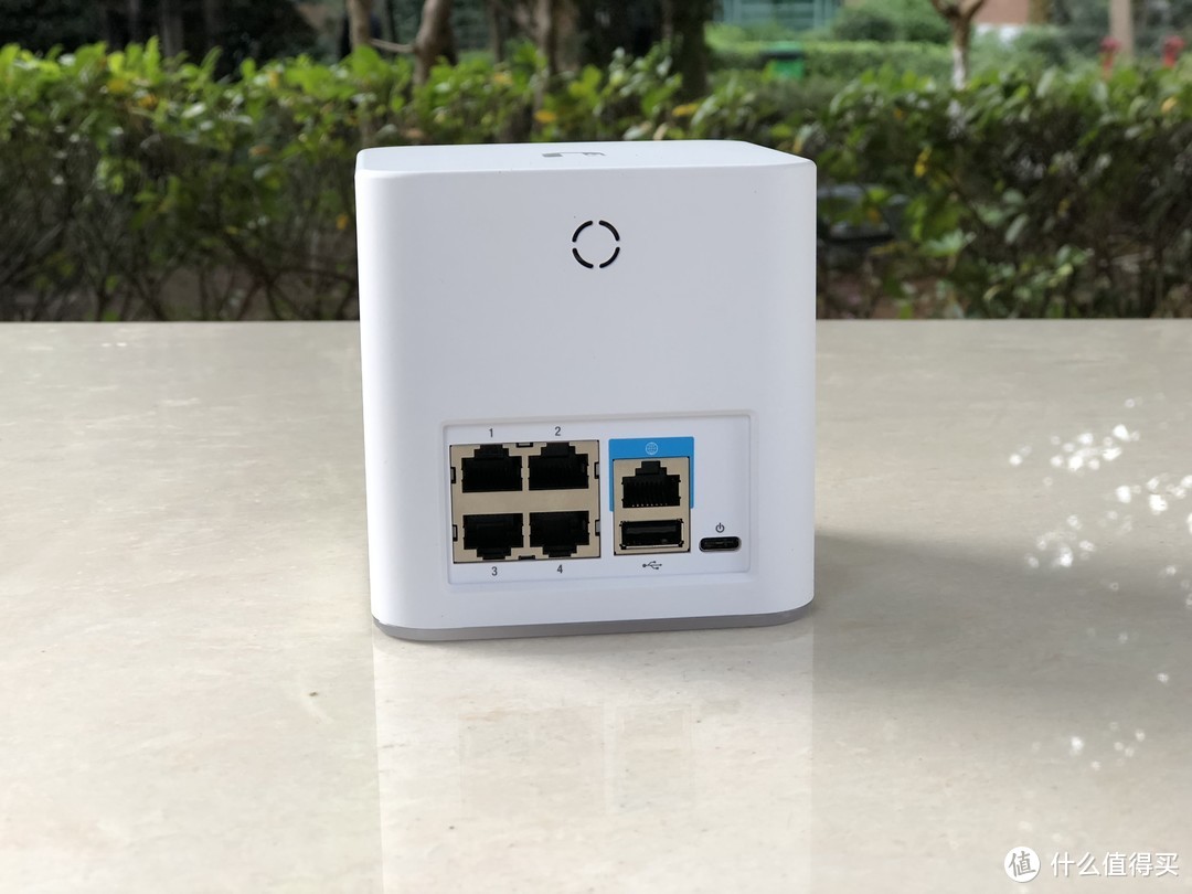 给客户家做分布式系统的无线网络覆盖，UBNT 双频无线路由器AmpliFi 1750M入手分享