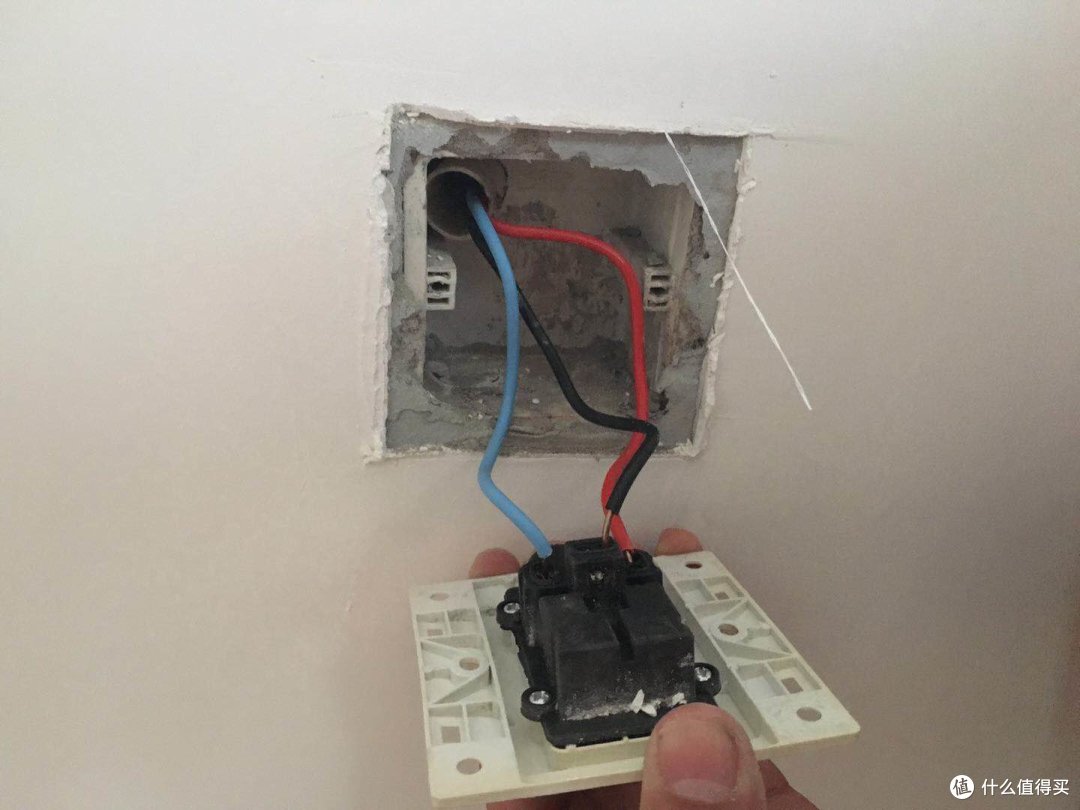 提升动手能力装修小白自己动手更换家中插座