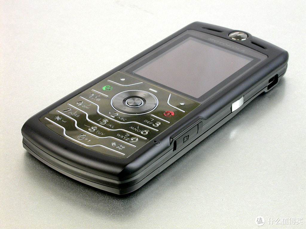 Good Bye MOTO，再见“刀锋”—MOTOROLA 摩托罗拉 MOTO RAZR V3 非智能手机 怀旧报告