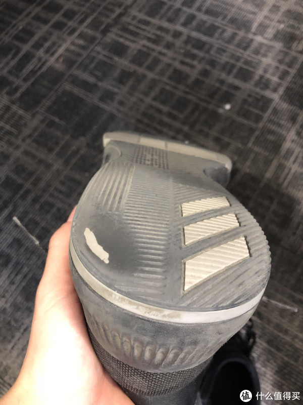 篮球鞋 篇七:Adidas 阿迪达斯 Dame 利拉德3 黑