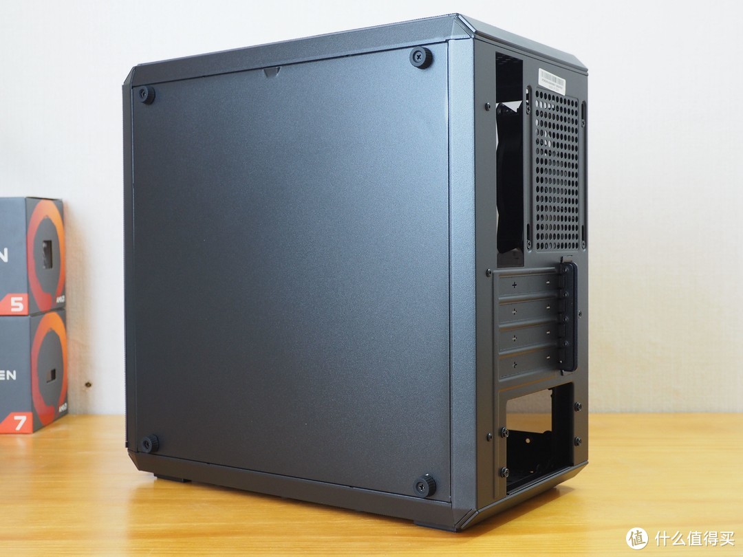 #本站首晒#重新定义I/0面板6方位，轻治桌面纠结者— CoolerMaster 酷冷至尊 MasterBox Q300L 机箱 开箱