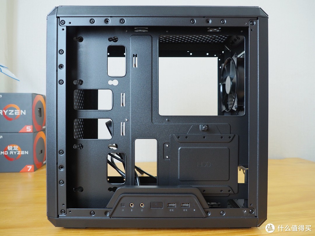 #本站首晒#重新定义I/0面板6方位，轻治桌面纠结者— CoolerMaster 酷冷至尊 MasterBox Q300L 机箱 开箱