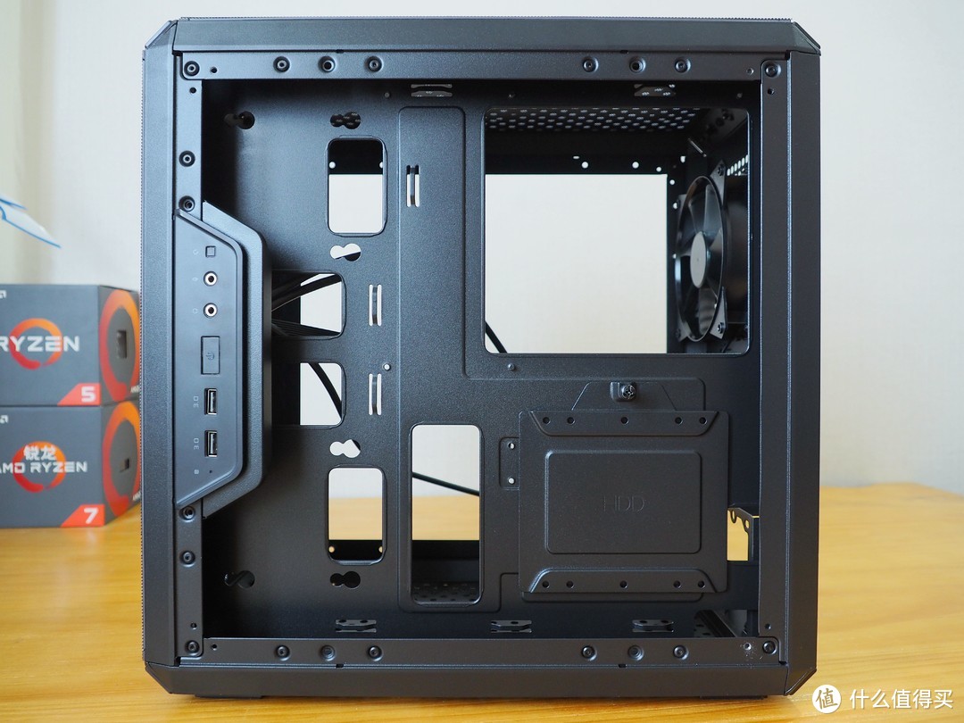 #本站首晒#重新定义I/0面板6方位，轻治桌面纠结者— CoolerMaster 酷冷至尊 MasterBox Q300L 机箱 开箱