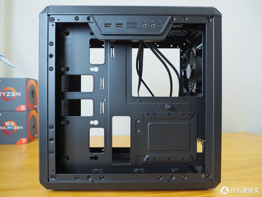 #本站首晒#重新定义I/0面板6方位，轻治桌面纠结者— CoolerMaster 酷冷至尊 MasterBox Q300L 机箱 开箱