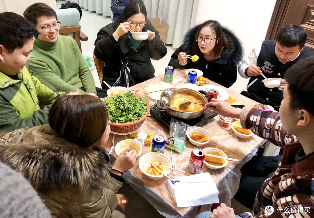 #年货大作战# 春联、火锅、零食、烟花,小城市中还能这样过春节