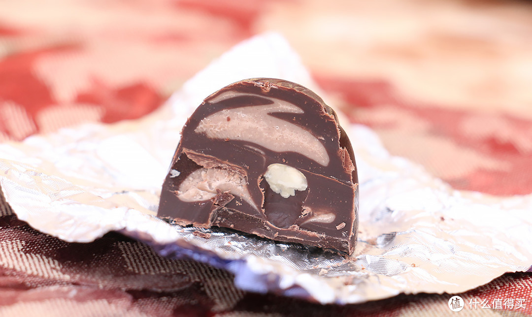 甜蜜的年货，德芙马卡龙巧克力礼盒+尊慕巧克力礼盒分享