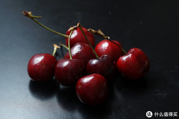 #年货大作战#买什么水果过大年？水果行业内部人士说草莓车厘子橙子要这样买！