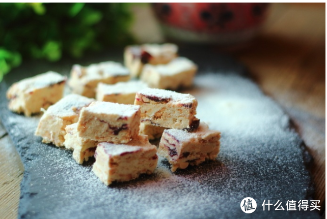 一看即会的网红美食牛轧糖，一个平底锅就能轻松搞定