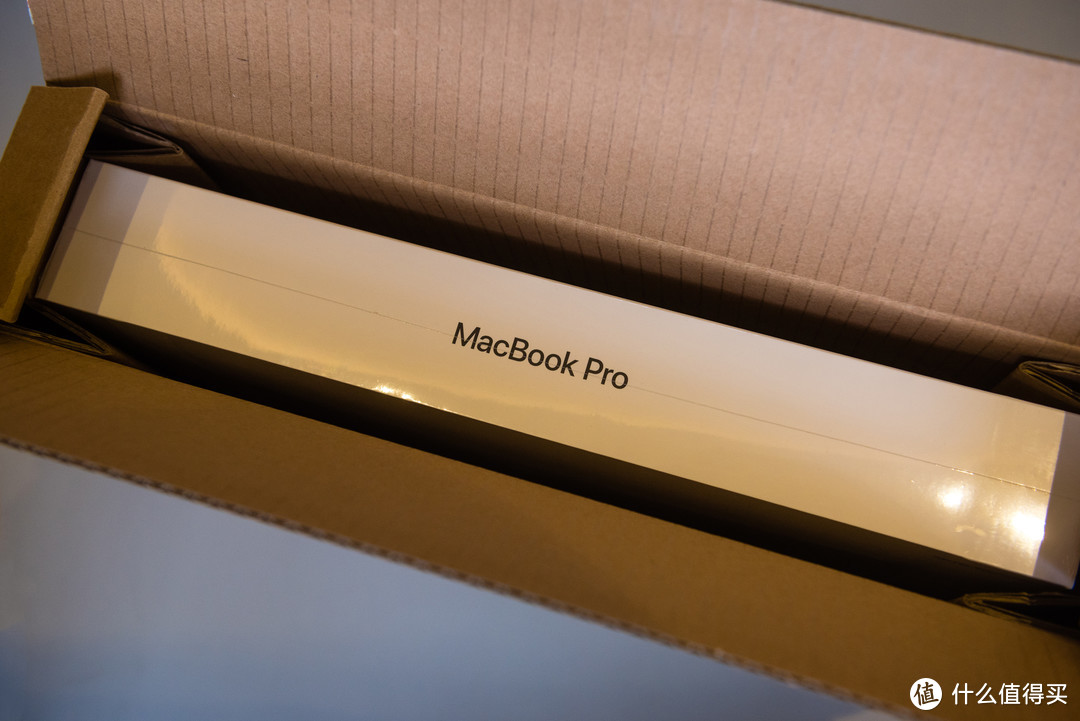 苹果笔记本电脑 2017款 MacBook Pro 15寸开箱体验 对比戴尔XPS 推荐20多个Mac装机软件！