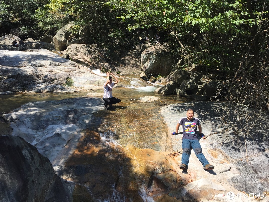 过腻了城市里的生活？周末也能到山里浪一浪！大别山龙井河2号线徒步记