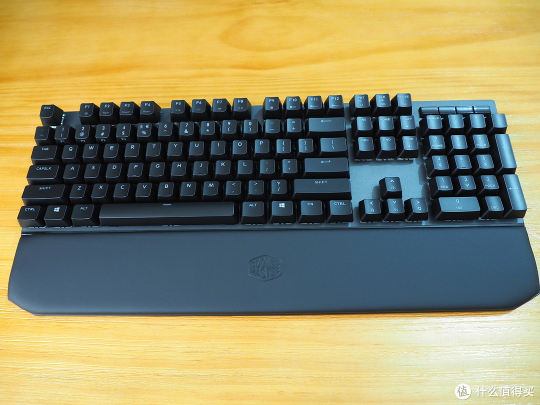 又一款RGB机械键盘面世，光污染时代终将到来—CoolerMaster 酷冷至尊 MK750 RGB 机械键盘 红轴樱桃轴 开箱