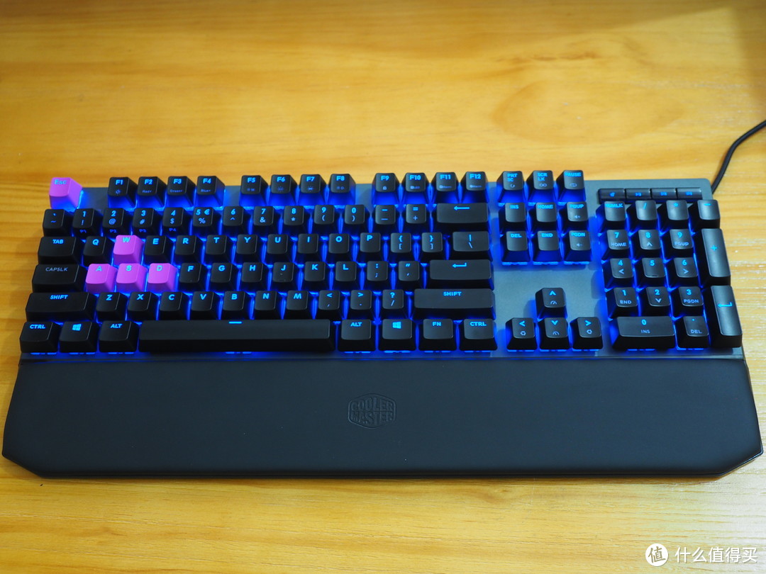 又一款RGB机械键盘面世，光污染时代终将到来—CoolerMaster 酷冷至尊 MK750 RGB 机械键盘 红轴樱桃轴 开箱