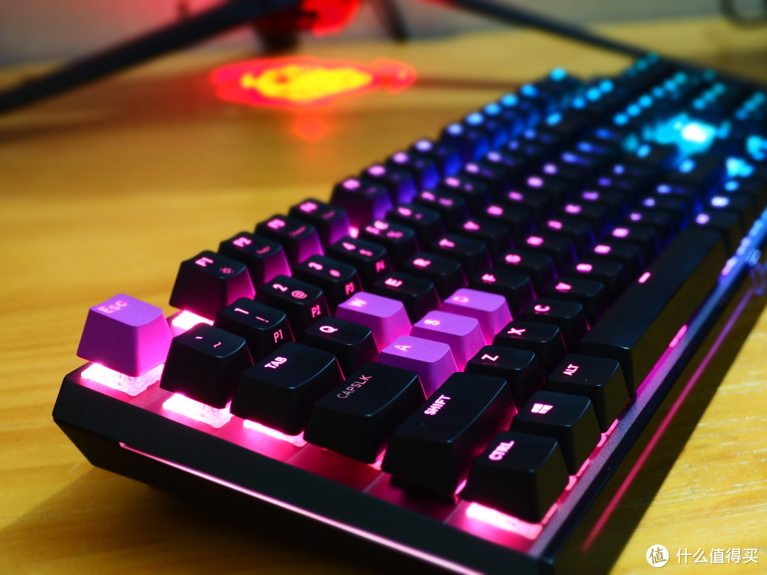 又一款RGB机械键盘面世，光污染时代终将到来—CoolerMaster 酷冷至尊 MK750 RGB 机械键盘 红轴樱桃轴 开箱