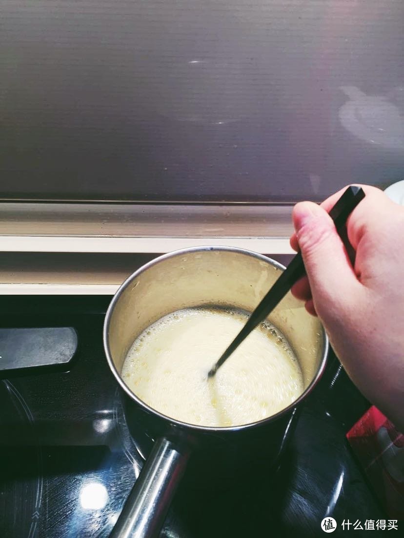 只要布丁粉和牛奶，手残党都能煮的嫩滑布丁