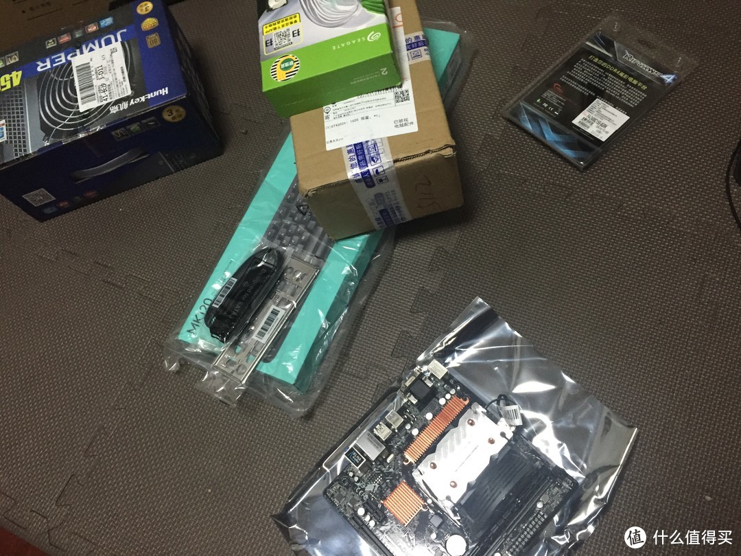 传说中的八代 CORECOOL 酷睿 i3 8100入手，装机＋晒单＋简单评测