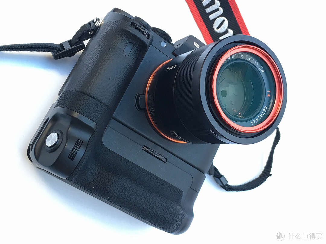 #年货大作战#SONY A7RM2微单相机新搭档：竖拍手柄、闪光灯、引闪器、镜头、宜丽客摄影包