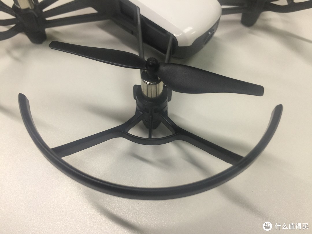 更像是一款玩具—DJI 大疆 TELLO 特洛 遥控无人机 开箱