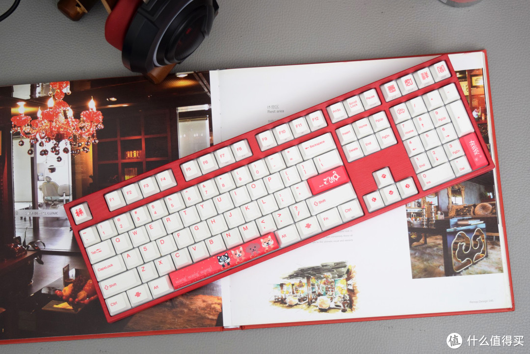 这是一款能够感受到年味的机械键盘：Varmilo 阿米洛 VA108M 机械键盘 狗年限定