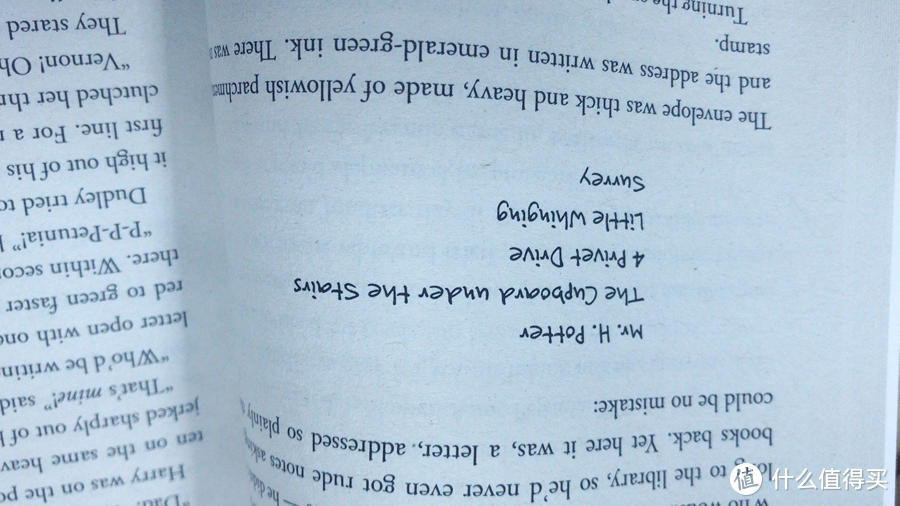 ▲比如霍格沃兹魔法学院的信封就用了这种手写字体