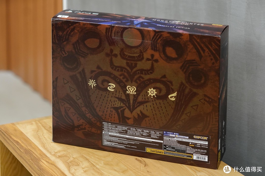 猛汉一来就脱销：SONY 索尼 PS4 Pro 怪物猎人世界限定版 游戏机 开箱