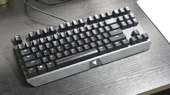 雷蛇 BlackWidow 黑寡妇蜘蛛 机械键盘外观展示(上盖|键帽|材质|出线口|脚撑)