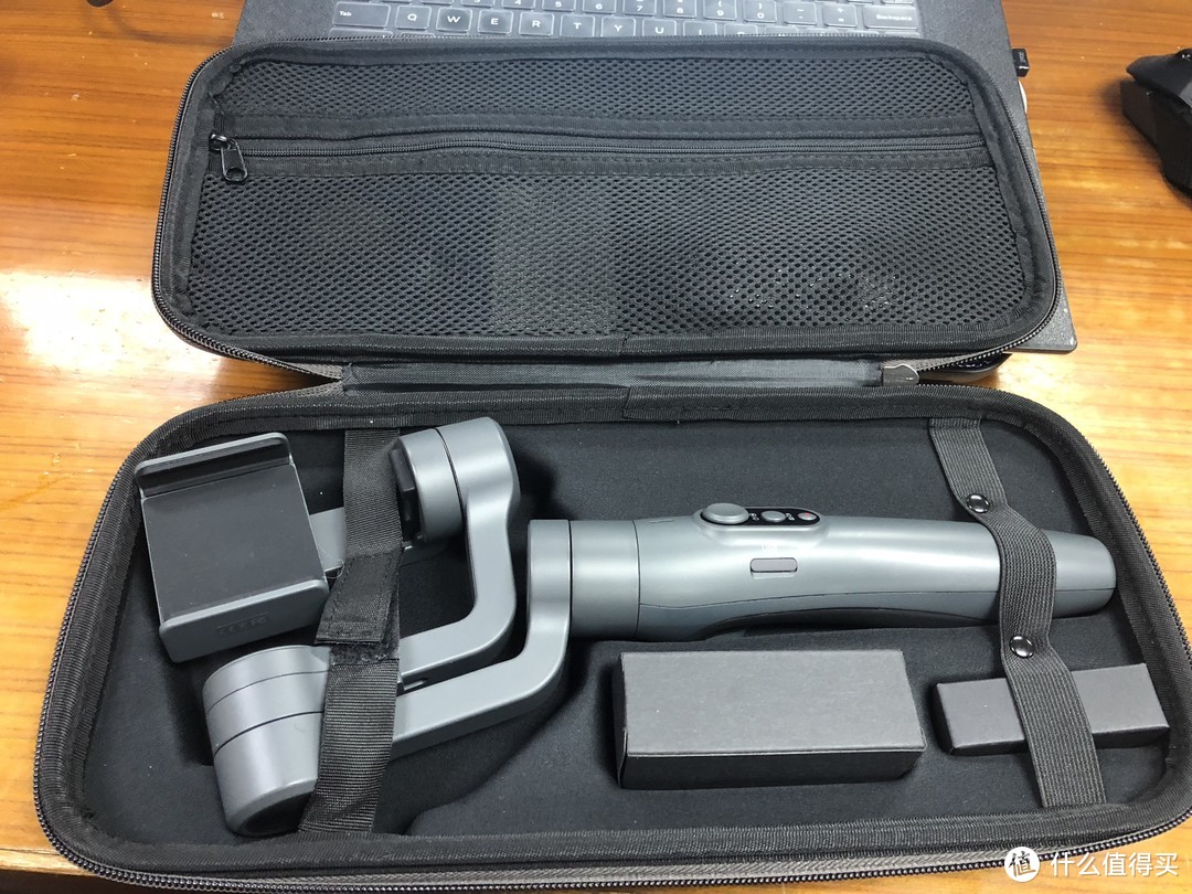 DJI 大疆 OSMO MOBILE 2 云台 开箱使用，并简单对比飞宇Vimble2