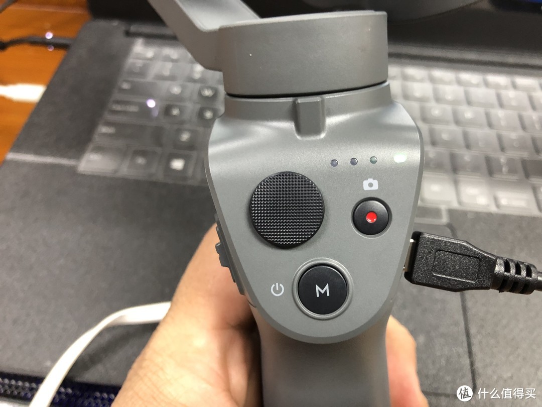 DJI 大疆 OSMO MOBILE 2 云台 开箱使用，并简单对比飞宇Vimble2