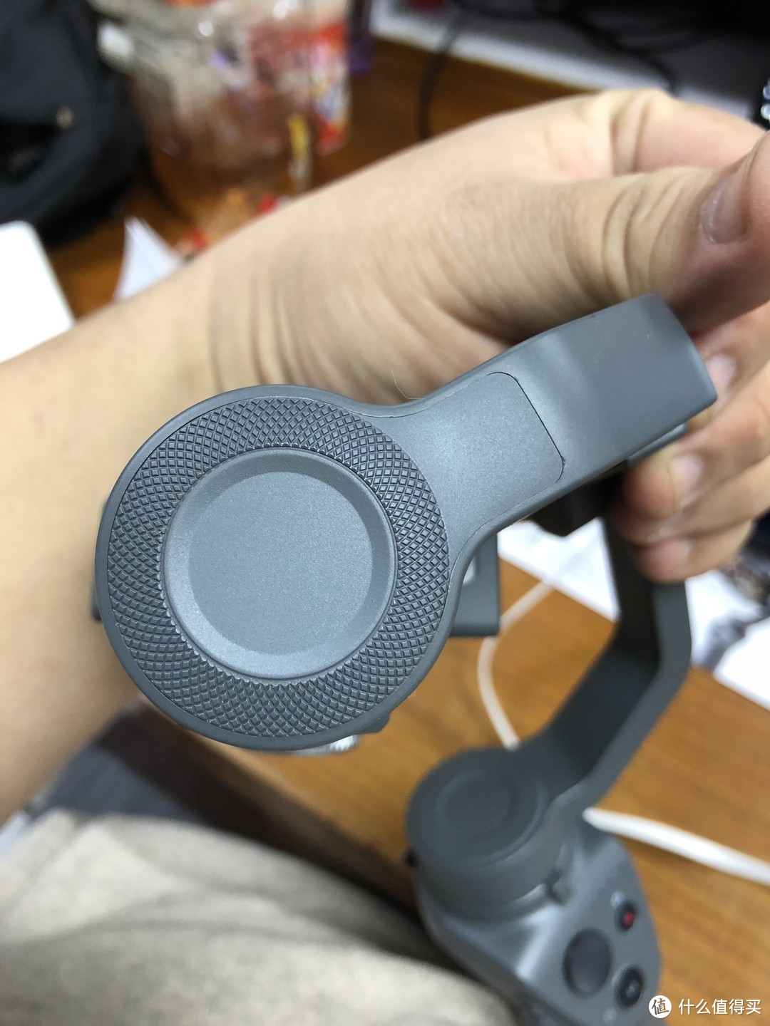 DJI 大疆 OSMO MOBILE 2 云台 开箱使用，并简单对比飞宇Vimble2