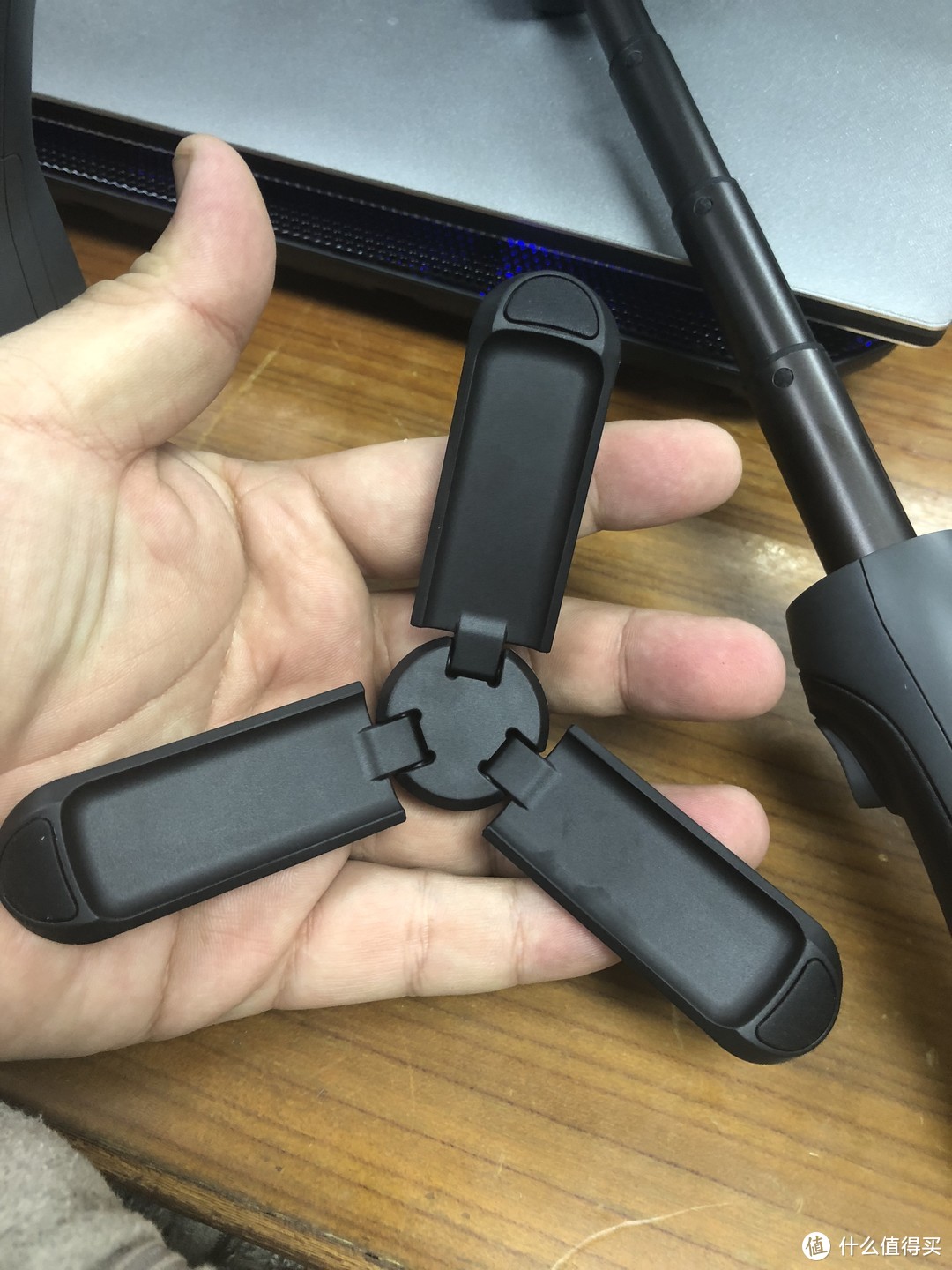 DJI 大疆 OSMO MOBILE 2 云台 开箱使用，并简单对比飞宇Vimble2