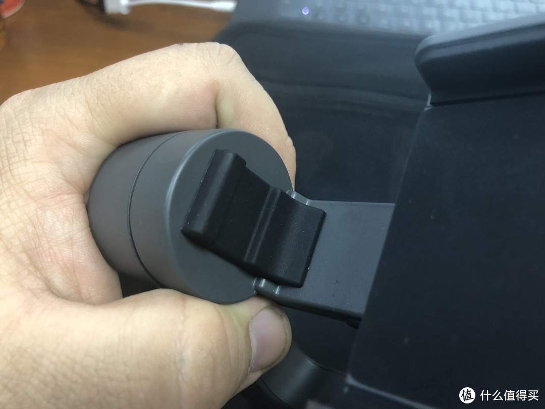 DJI 大疆 OSMO MOBILE 2 云台 开箱使用，并简单对比飞宇Vimble2