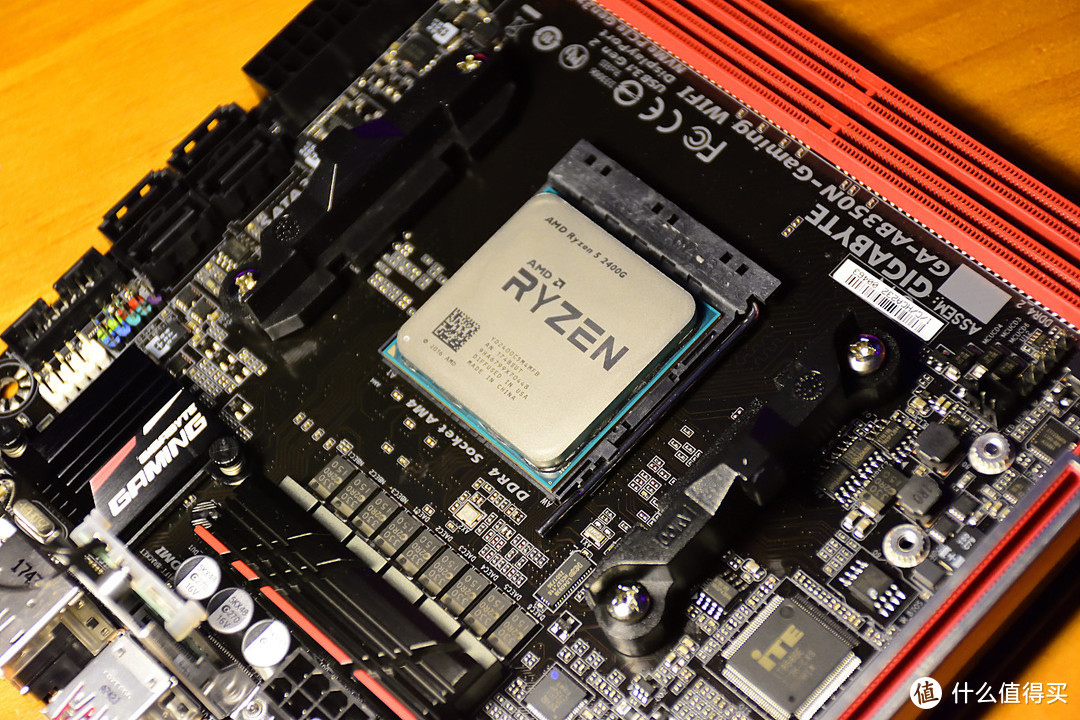 搏一搏单车变摩托：AMD 锐龙 RYZEN 5 2400G CPU 全方位对比评测