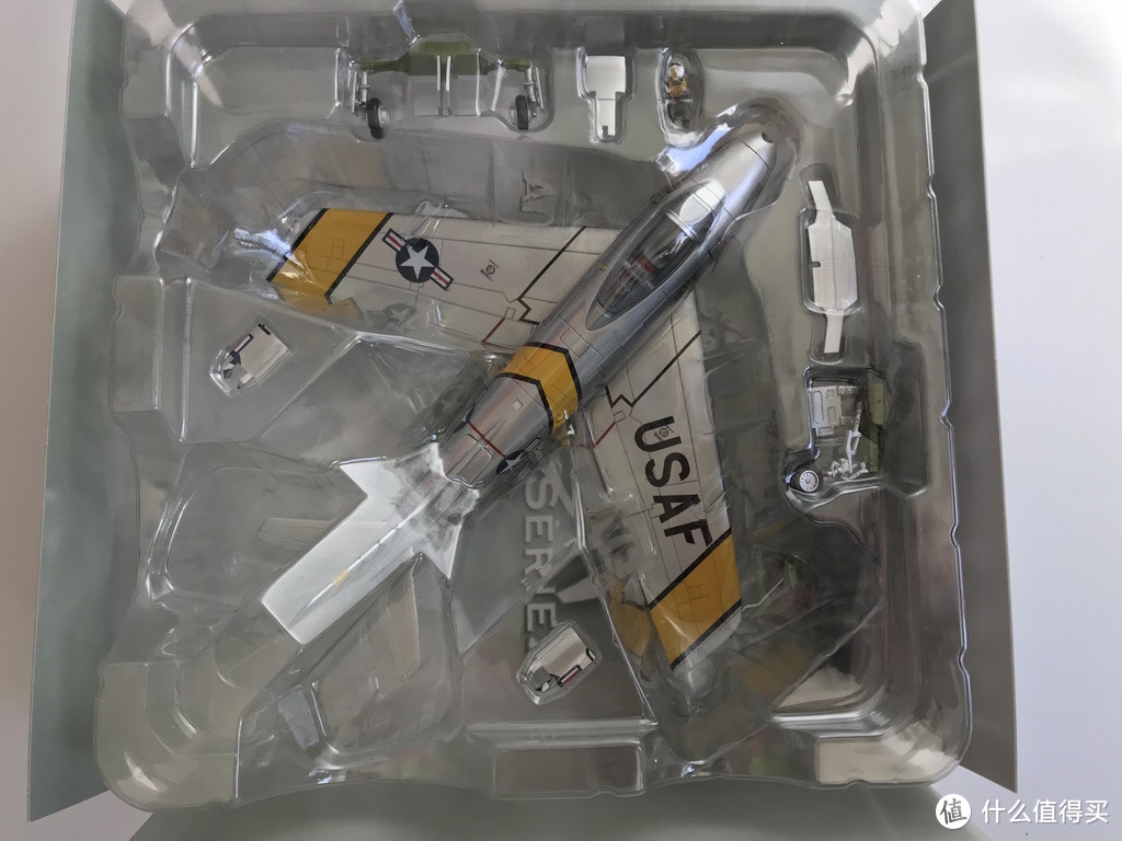 HobbyMaster HM 收藏家系列 F86 佩刀战斗机 合金模型 开箱