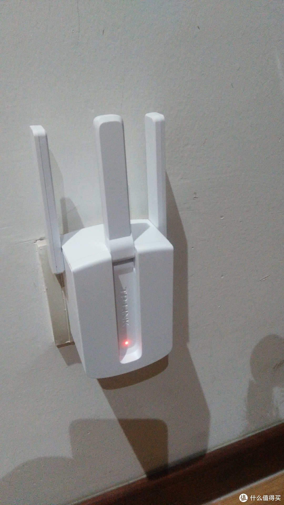 #原创新人#新年到来之际实现的小小心愿：TP-LINK 普联 WA933RE 450M WIFI信号放大器 开箱