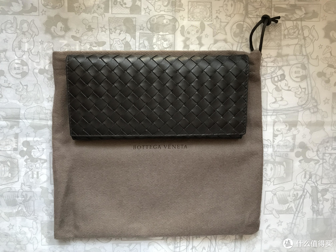 Bottega Veneta BV 120697 V.S. 土屋鞄制造所 KN1313NV 编制款 钱包 对比评测