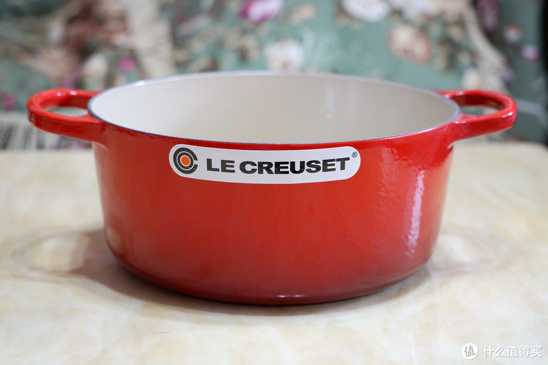 除了颜值一无是处？Le Creuset 酷彩经典圆形24cm珐琅铸铁锅