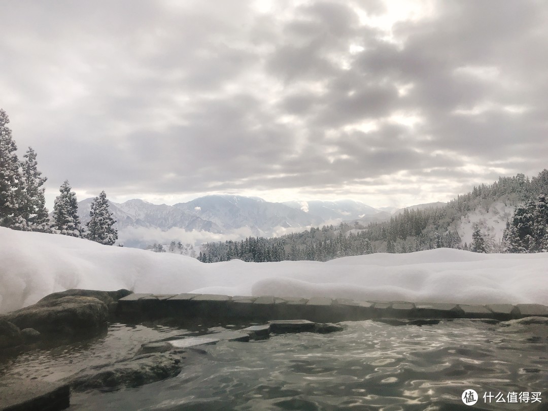 雪国绝景温泉行：远离春节人潮的静谧度假之旅