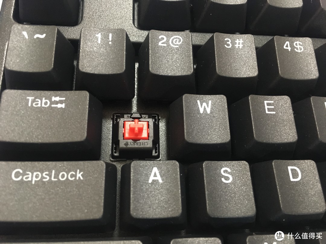 高斯GS87-D黑色红轴双模版机械键盘评测