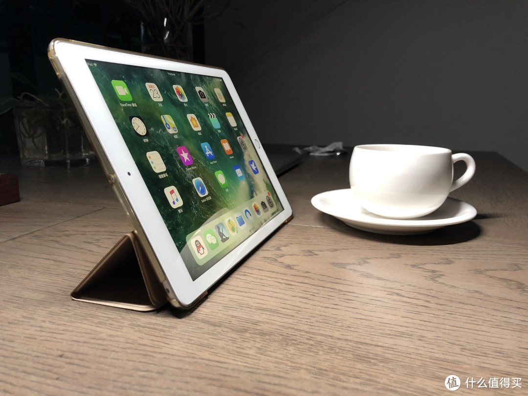 2017款iPad这倒车开的值吗：Apple 苹果 iPad 9.7英寸 平板电脑