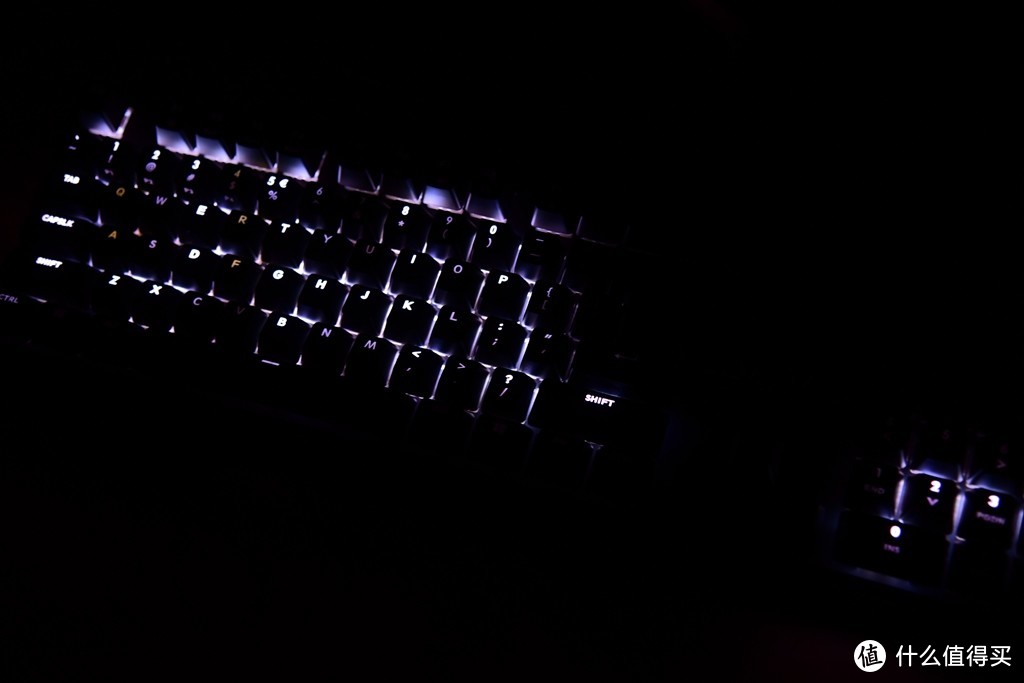 把我的ID映在键盘上—CoolerMaster 酷冷至尊 MK750 RGB 幻彩 机械键盘