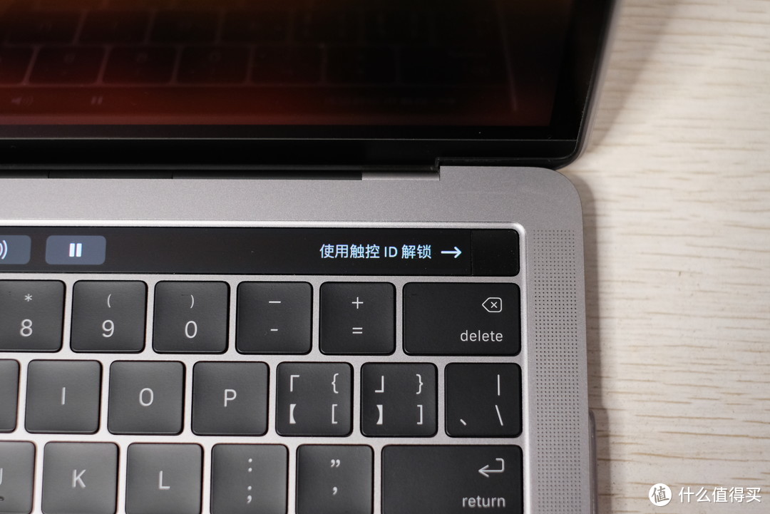 美貌与才华的化身：新款 MacBook Pro 使用评测及App、配件推荐